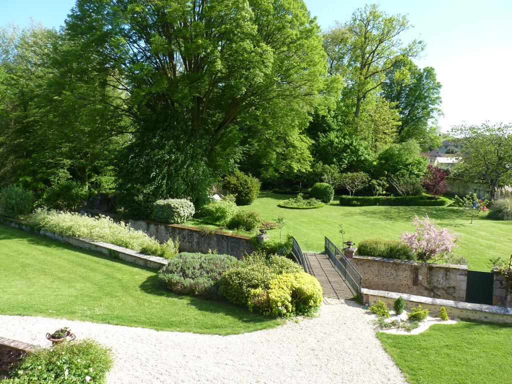 Le Clos Saint Nicolas Panzió Château-Renard Kültér fotó