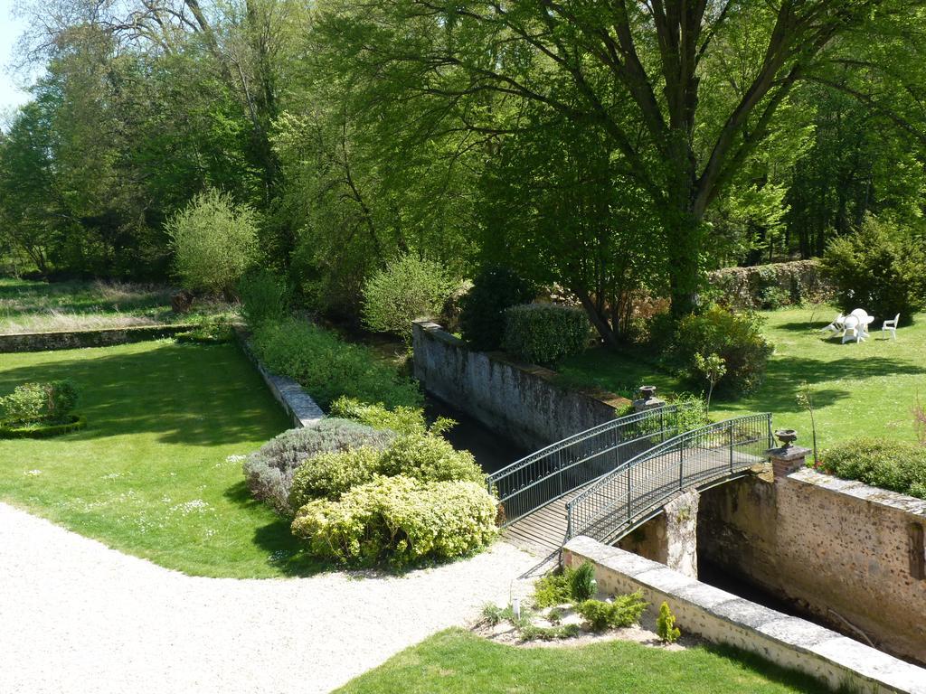 Le Clos Saint Nicolas Panzió Château-Renard Kültér fotó